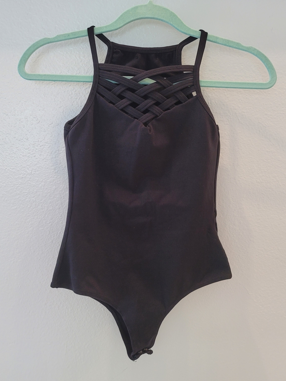MM Unção Black Body with Branded Gold Accent Size S